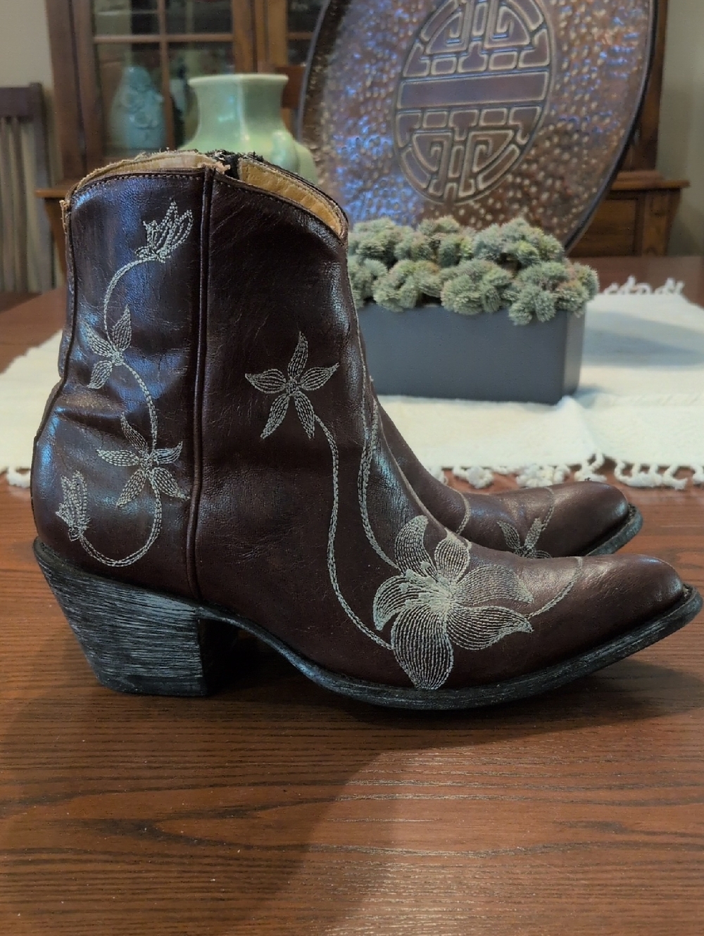 Old Gringo 9 Flora Loca Booties with White Floral Embroidery - Picture 6 of 11